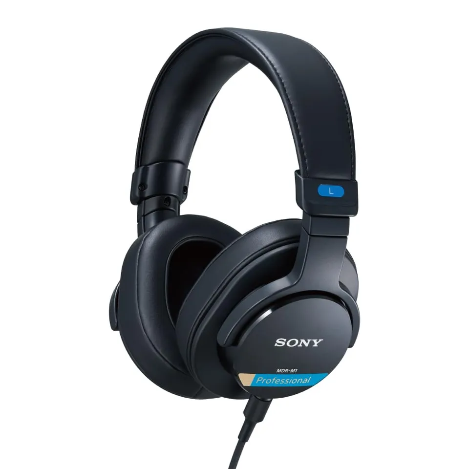 sony-mdr-m1-professional-reference-closed-monitor-headphones-ultra-wideband-5hz- image 1