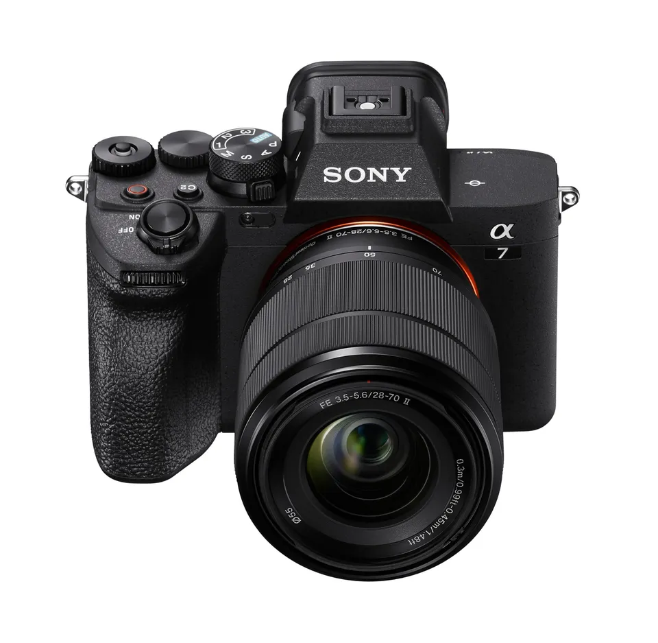 sony-alpha-7-iv-full-frame-mirrorless-interchangeable-lens-camera-with-28-70mm-z image 1