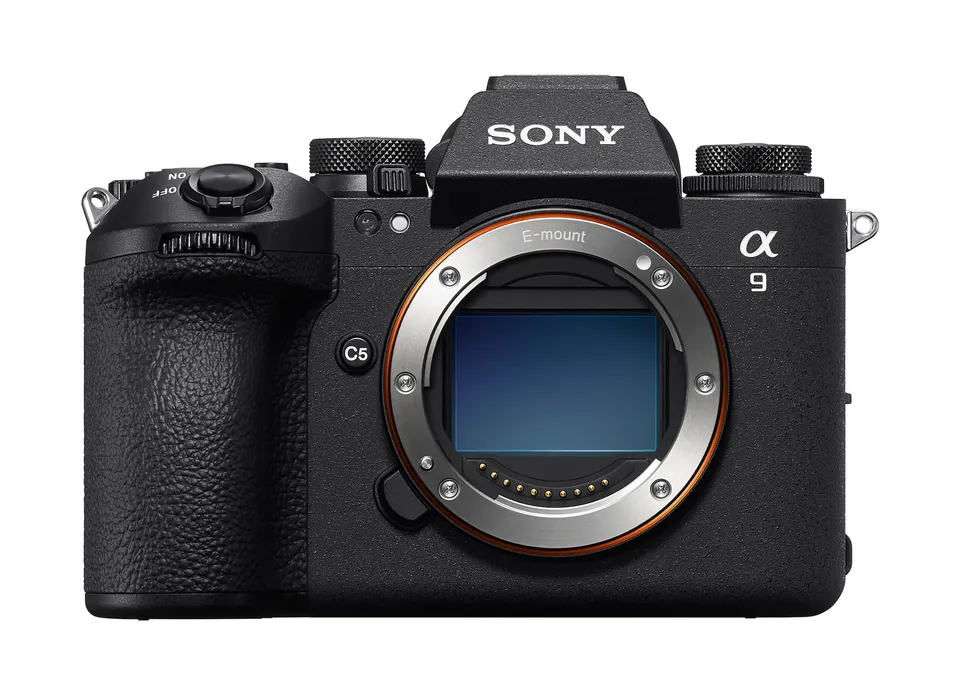 sony-alpha-9-iii-full-frame-mirrorless-camera-with-global-shutter-24-6mp-120fps image 1