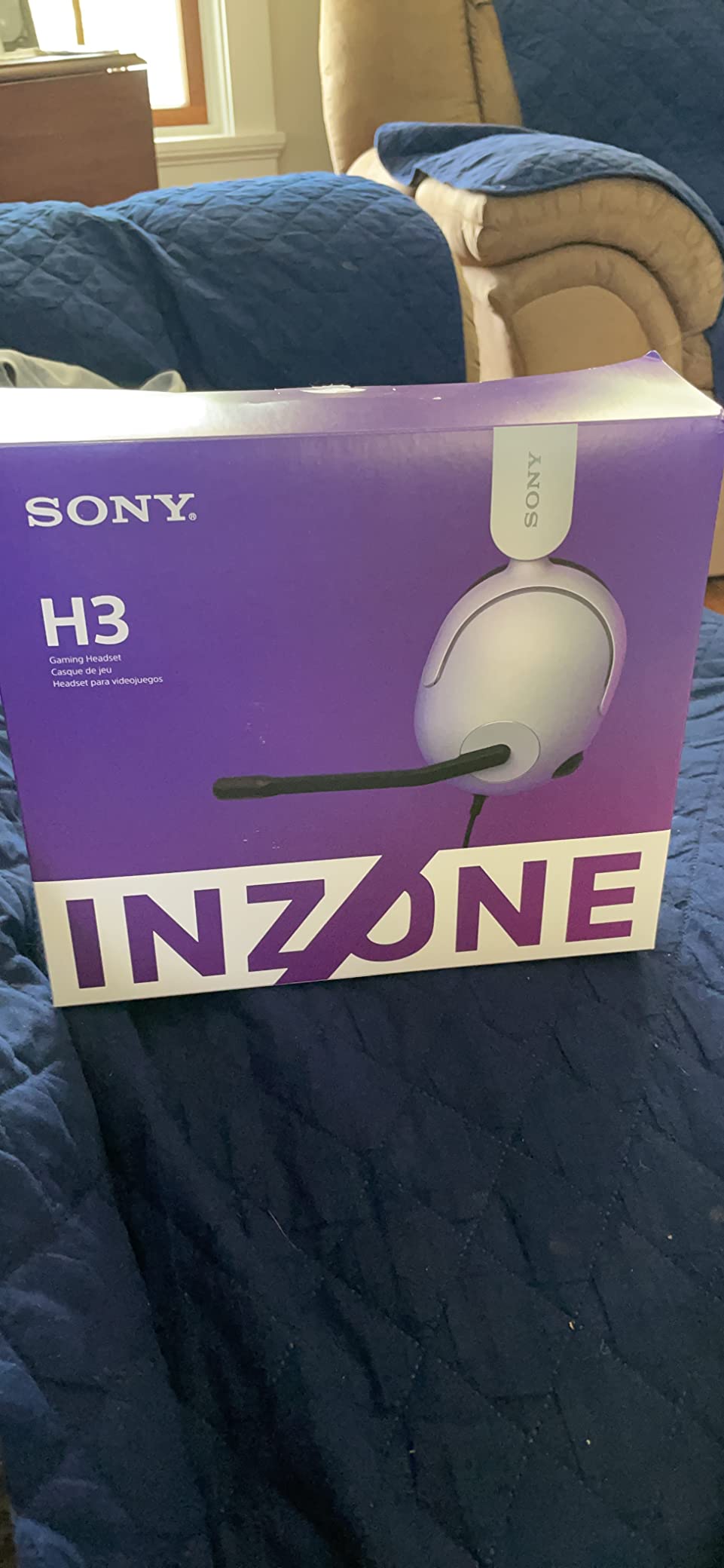 Solid gaming headset