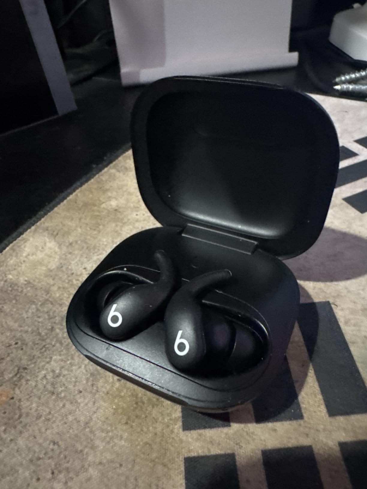 Solid earbuds