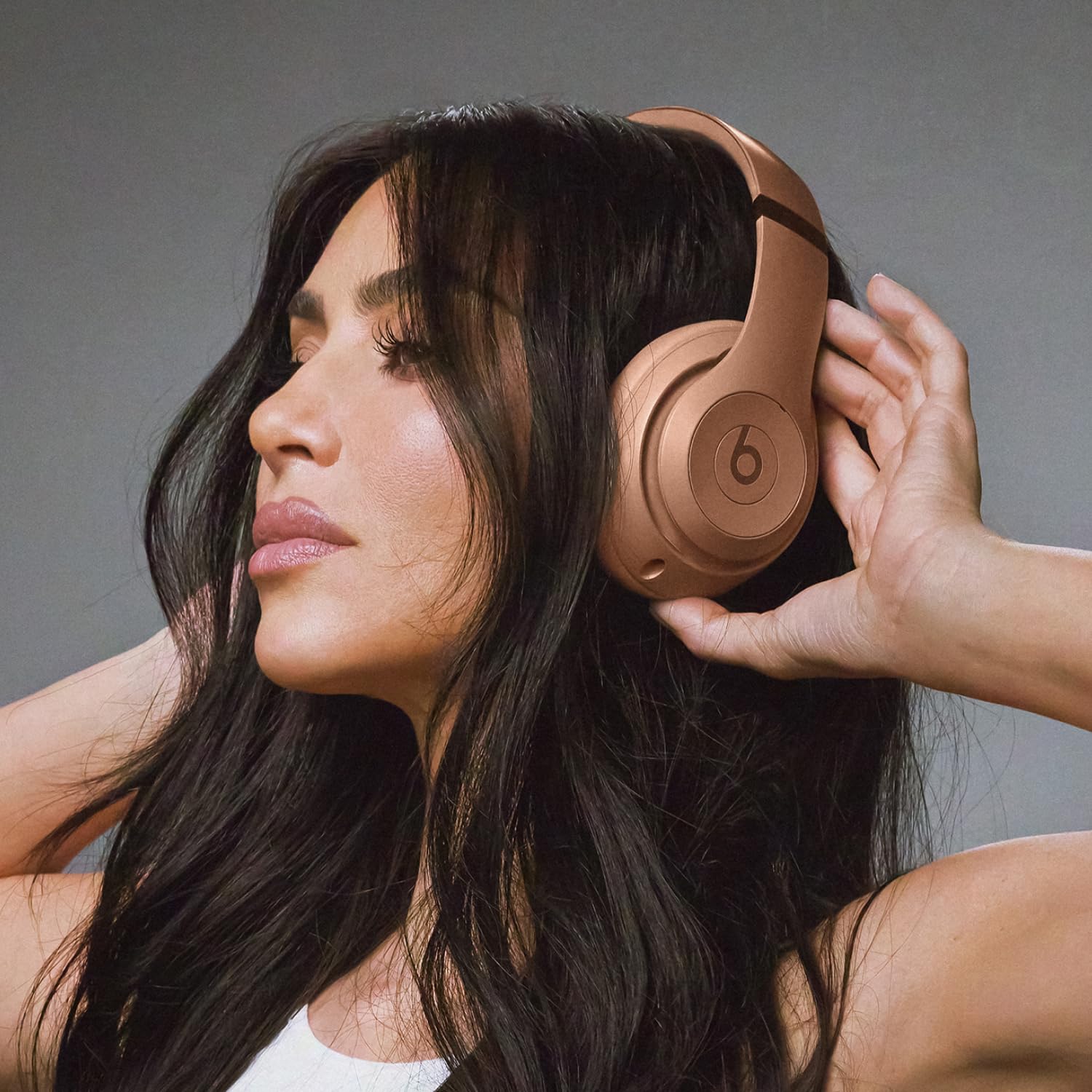 beats-studio-pro-x-kim-kardashian-bluetooth-noise-cancelling-headphones-with-app-2 image 2