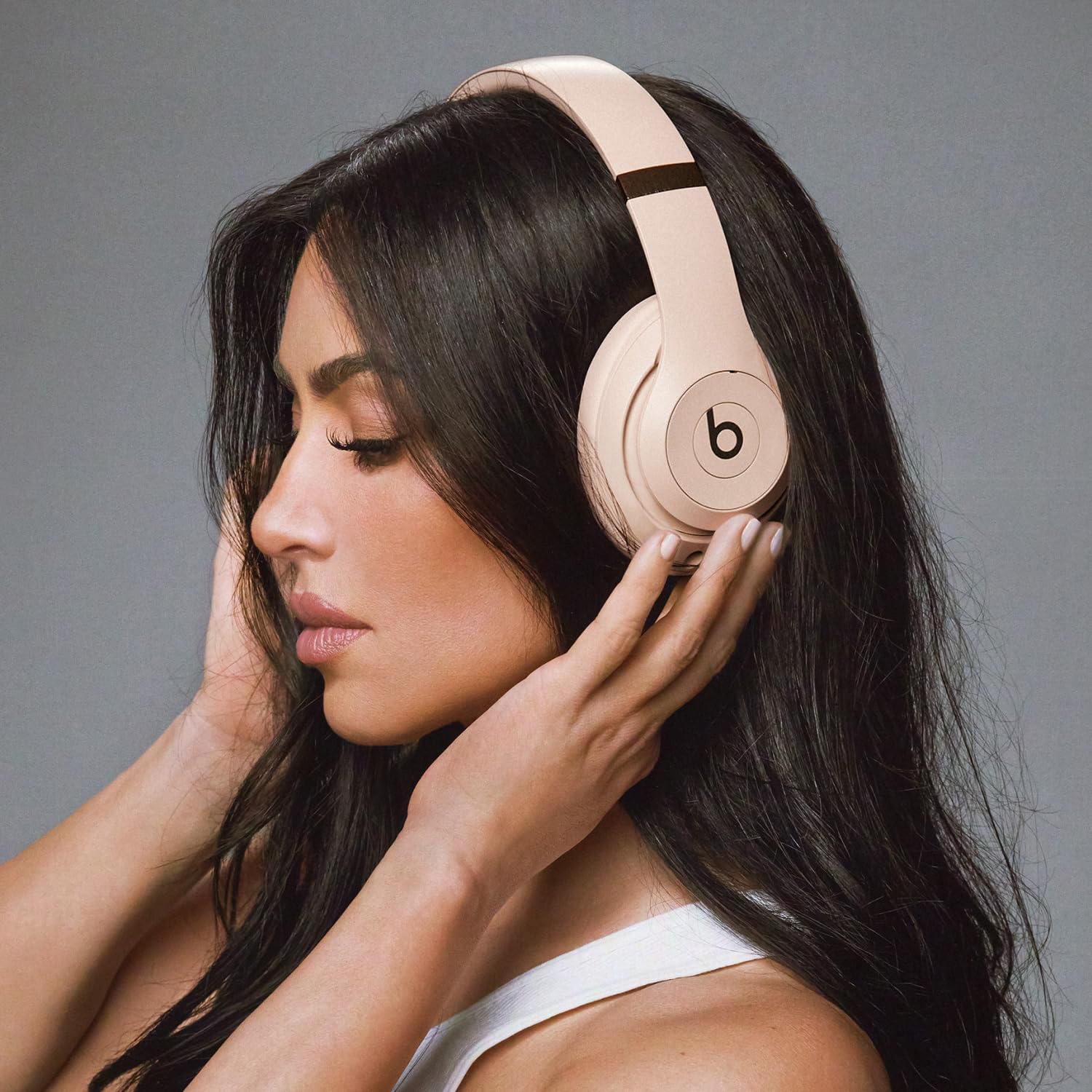 beats-studio-pro-x-kim-kardashian-anc-headphones-moon-with-20w-usb-c-adapter image 2