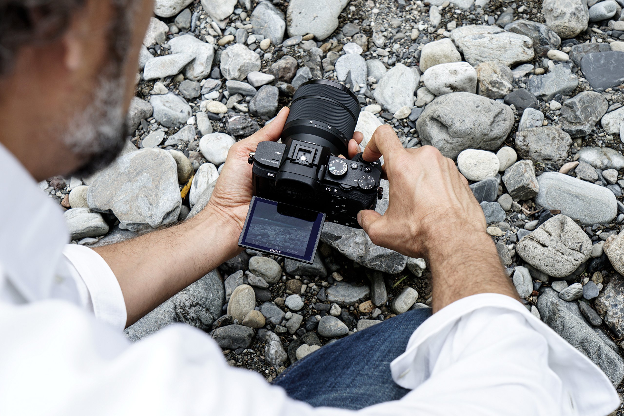 sony-alpha-a7-ii-full-frame-mirrorless-digital-camera-body-only-renewed image 4