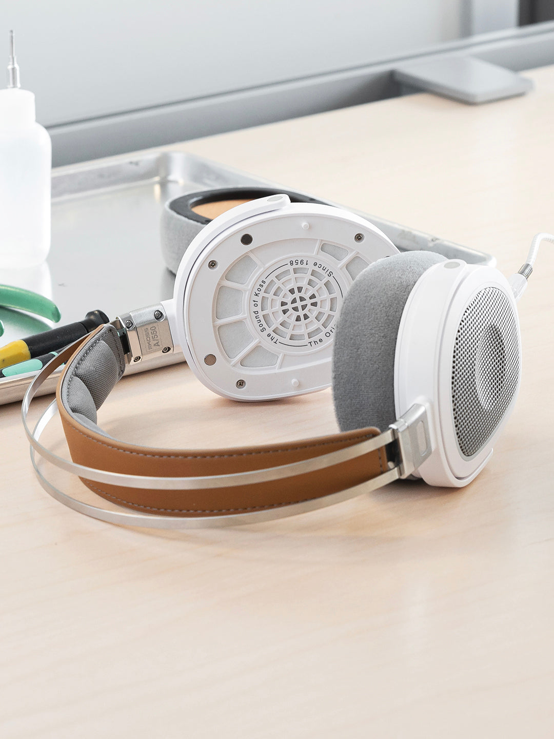 koss-a-550-open-back-over-ear-headphones image 7