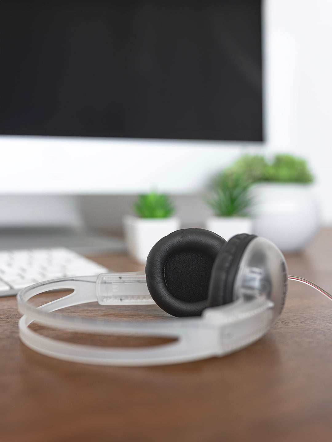 koss-cl-5i-on-ear-headphones-with-clear-design-and-onetouch-remote image 5