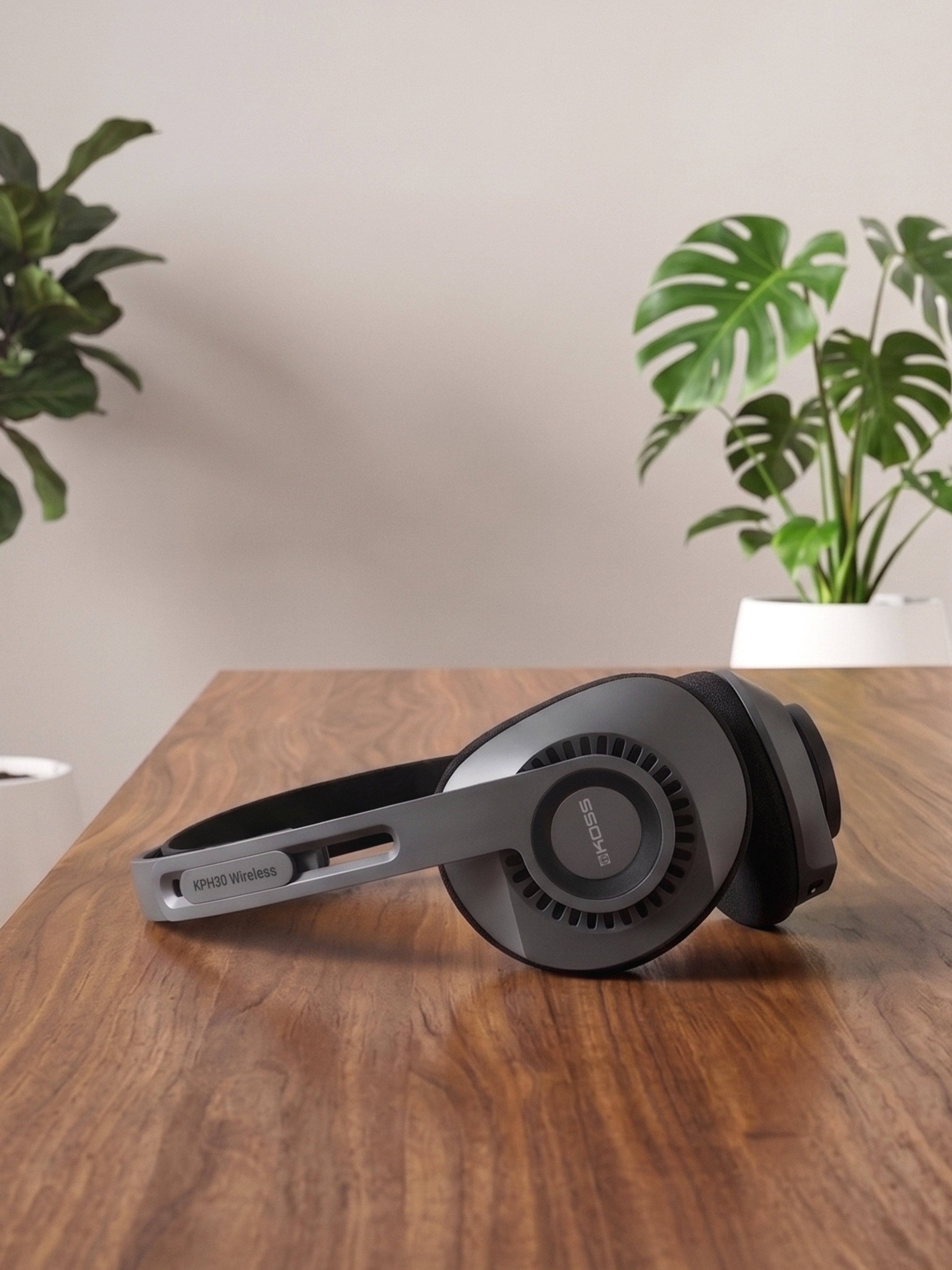 koss-kph30-wireless-on-ear-headphones-with-bluetooth-and-microphone image 4