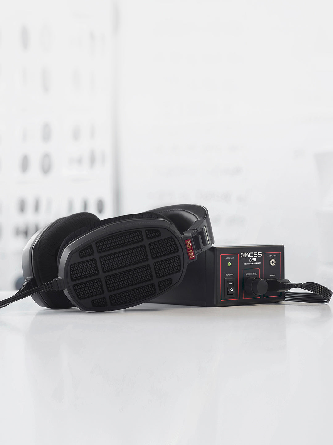 koss-esp-950-electrostatic-headphone-system-with-energizer image 2