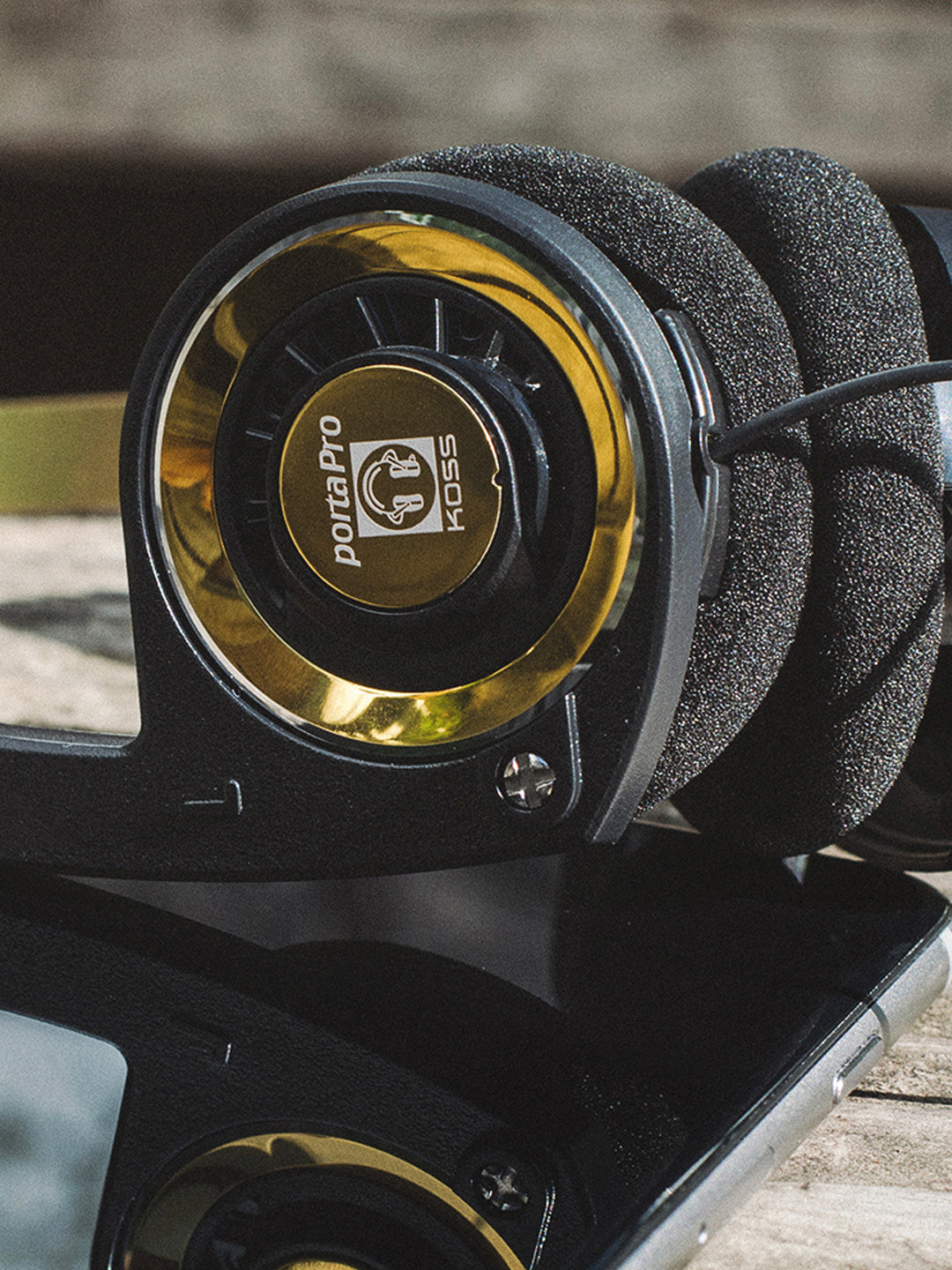 koss-porta-pro-limited-edition-black-gold-headphones-with-inline-mic-and-hard-ca image 6