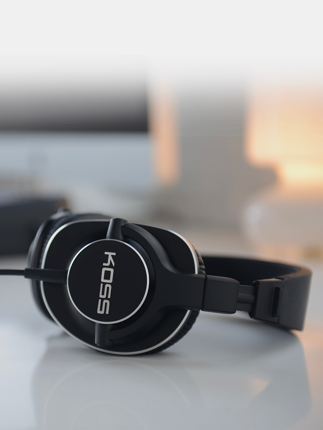 koss-pro4s-studio-headphones-professional-over-ear-monitoring image 6