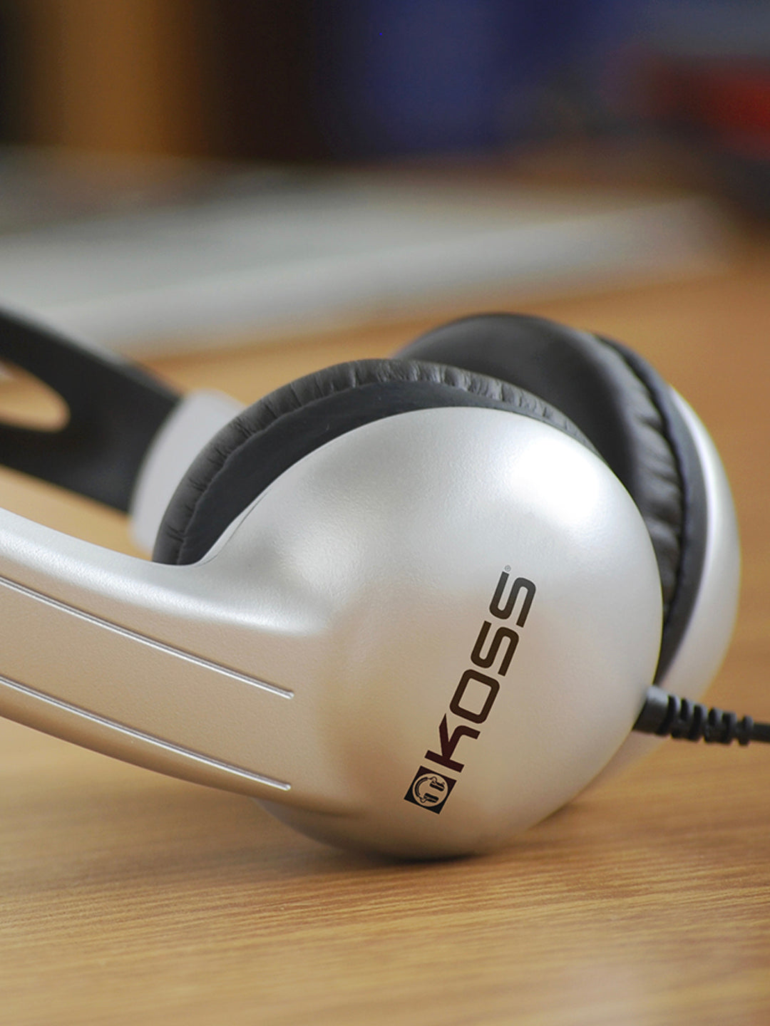 koss-ur10-educational-on-ear-headphones-with-adjustable-headband image 6