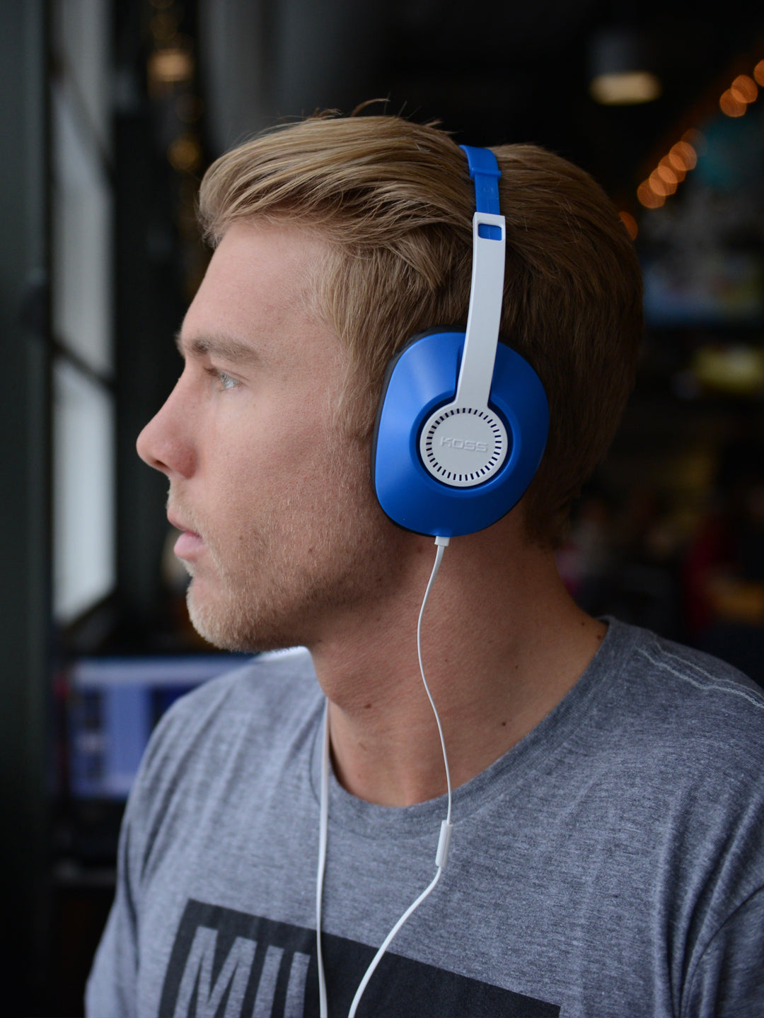 koss-ur23i-full-size-over-ear-headphone-with-d-profile-design image 6