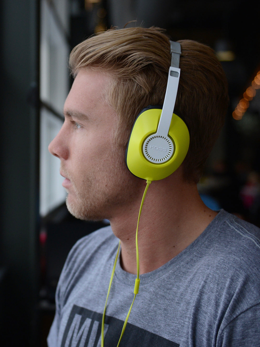 koss-ur23i-full-size-over-ear-headphone-with-d-profile-design image 8