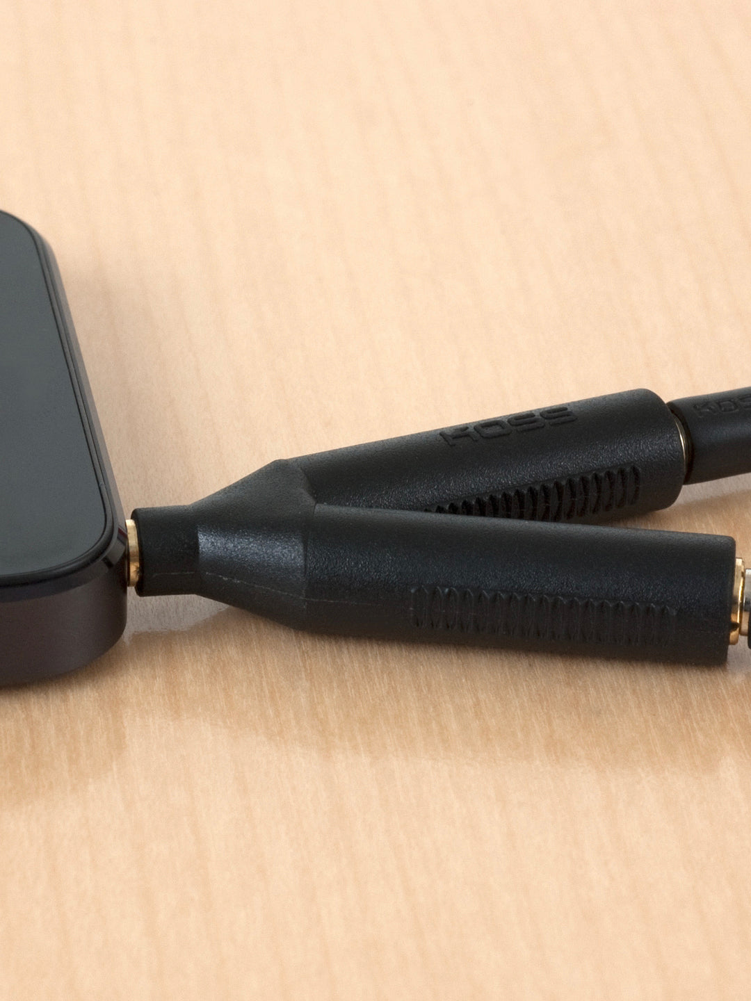 koss-itwo-headphone-splitter-y-adapter-share-audio-with-two-headphones image 3
