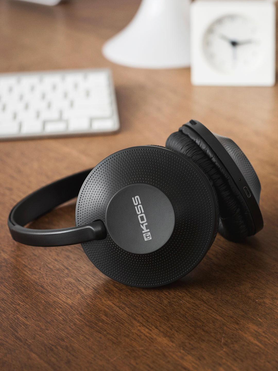 koss-kph7-wireless-bluetooth-on-ear-headphones-portable-foldable image 2