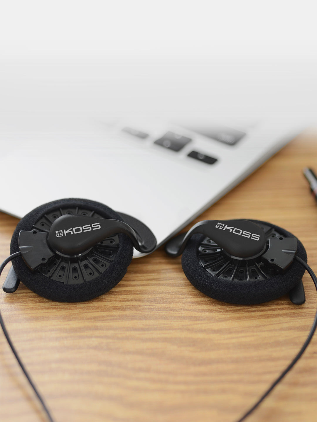 koss-ksc35-ear-clip-headphones-with-pivoting-ear-plates image 2