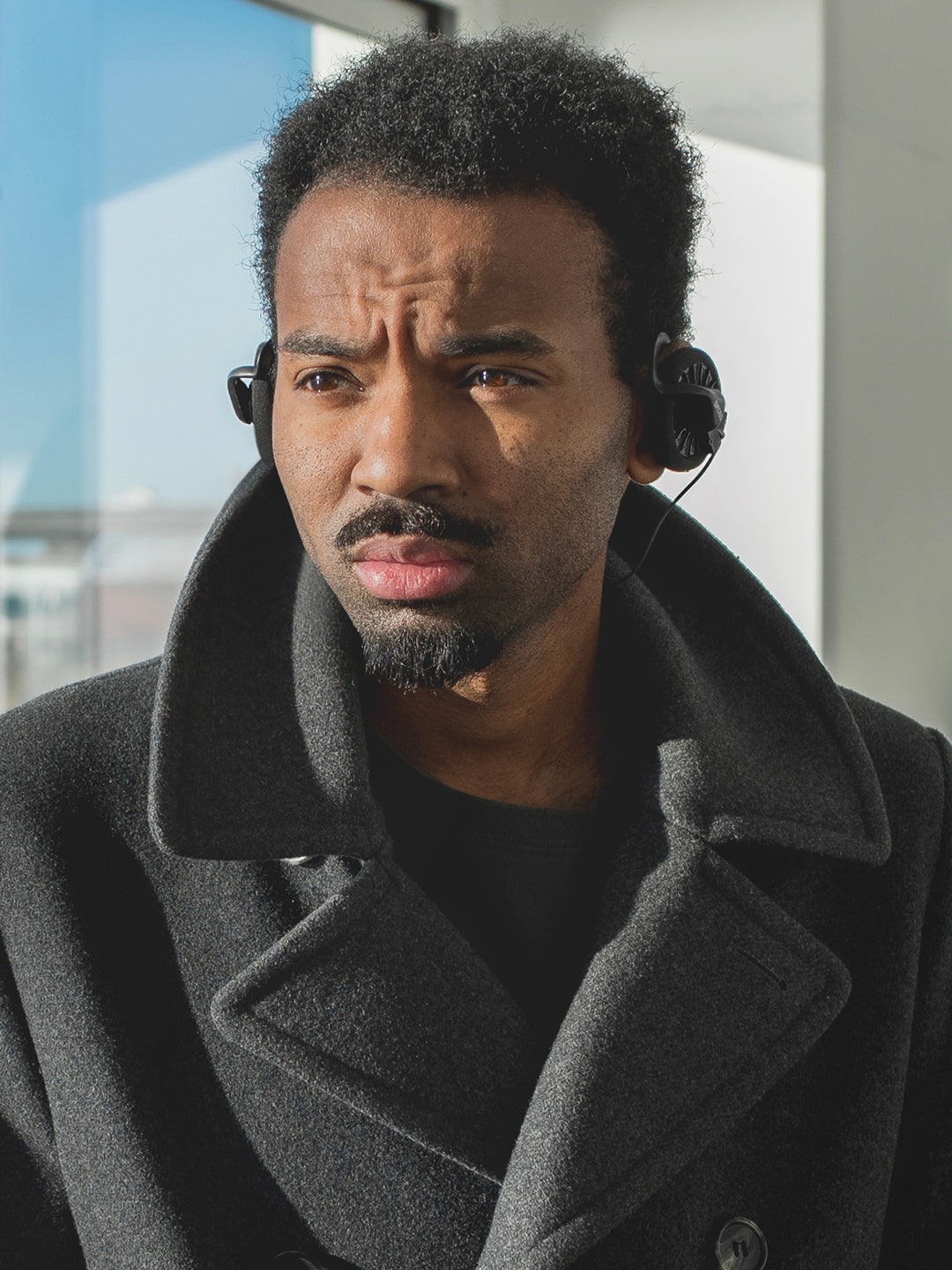 koss-ksc35-wireless-bluetooth-on-ear-clip-headphones-18-hr-battery-usb-c-inline- image 7