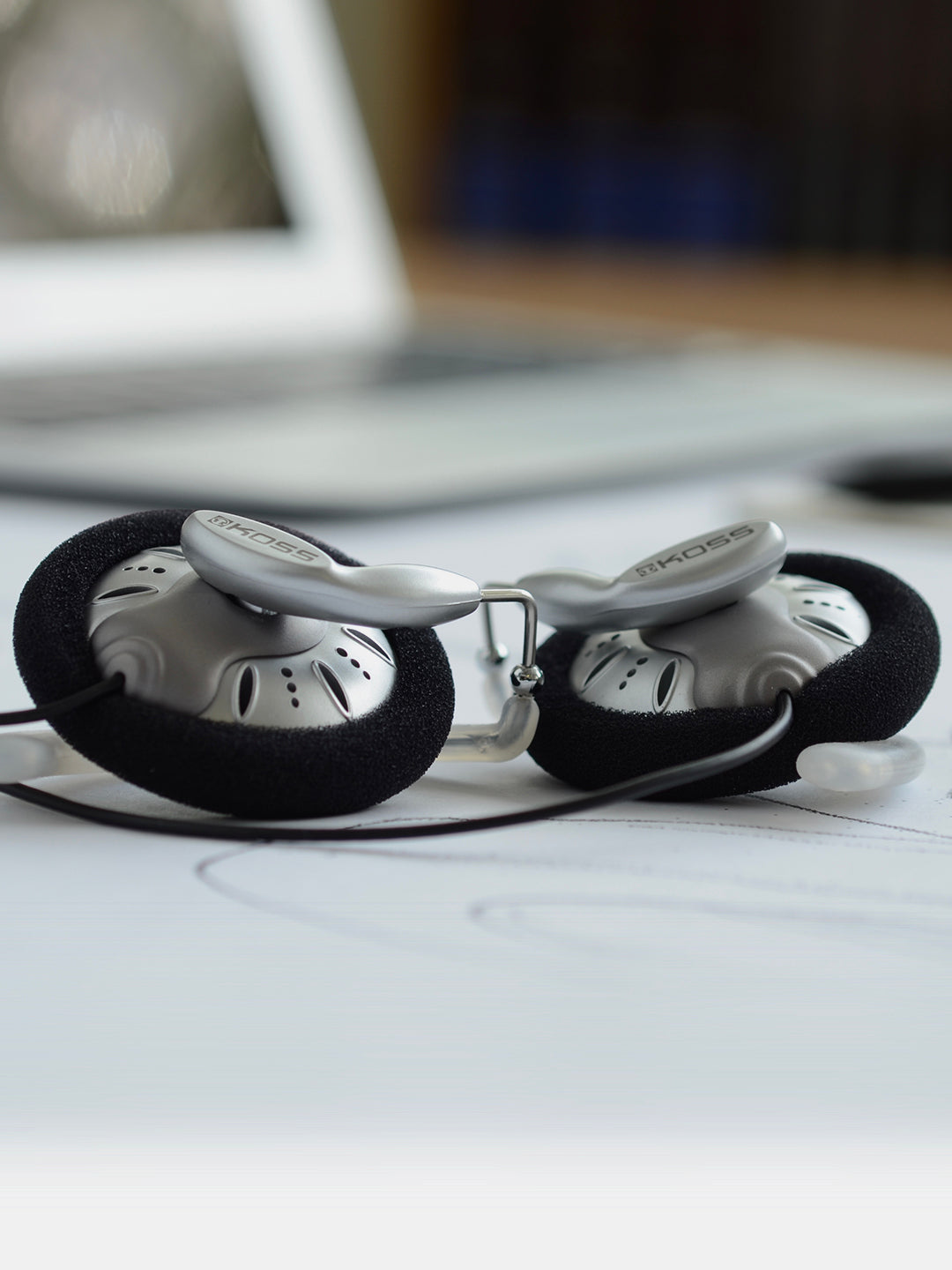 koss-ksc75-ear-clip-headphones-stealth-grey-open-air-high-fidelity-sound image 8