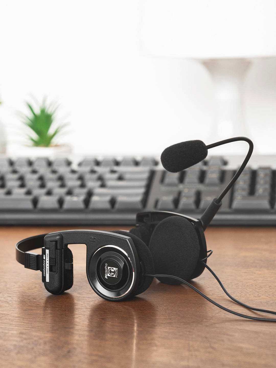 koss-porta-pro-communication-headset-with-boom-mic-3-5mm-trrs image 6