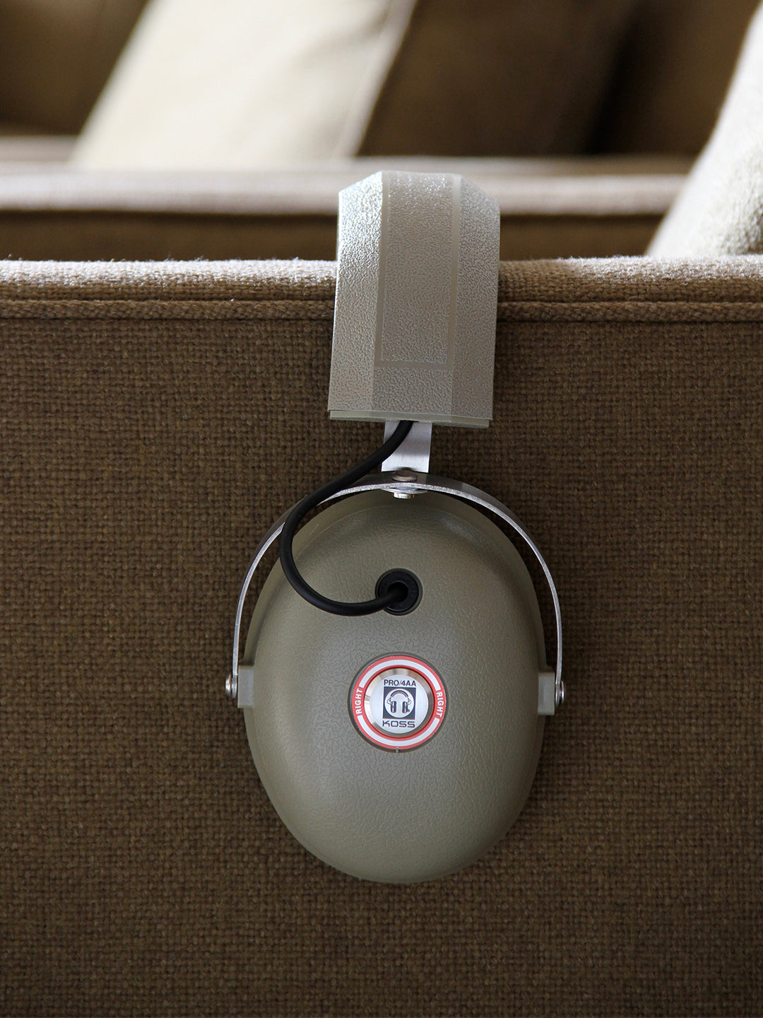 koss-pro4aa-professional-over-ear-studio-headphones-1970-classic image 6