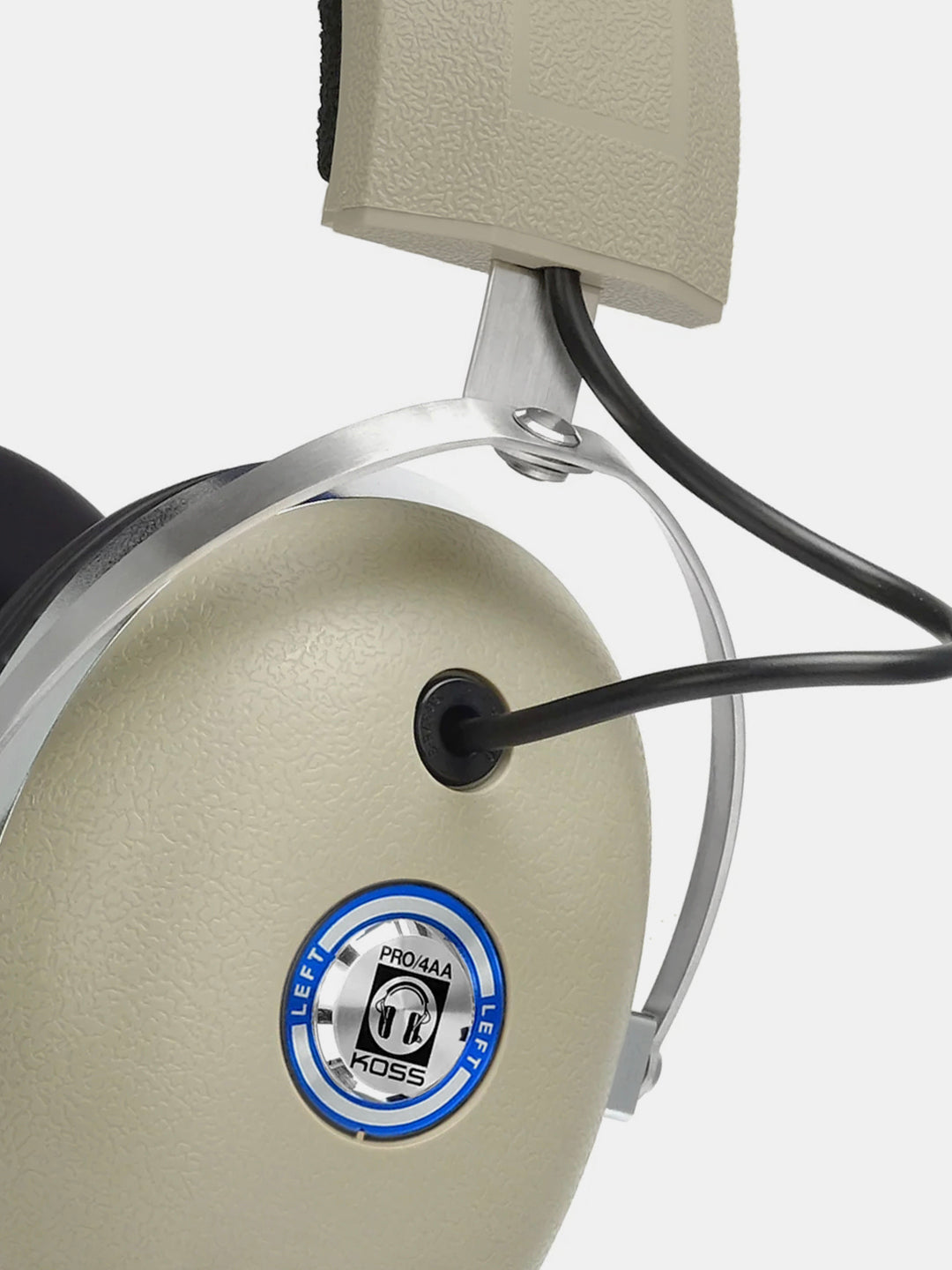 koss-pro4aa-professional-over-ear-studio-headphones-1970-classic image 3