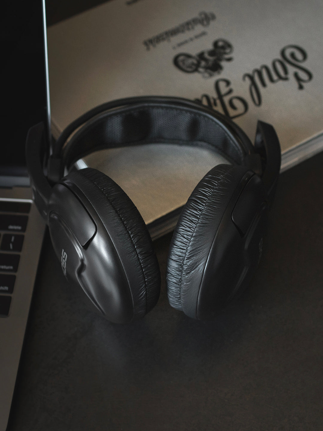 koss-ur20-over-ear-noise-isolating-headphones-closed-back image 5