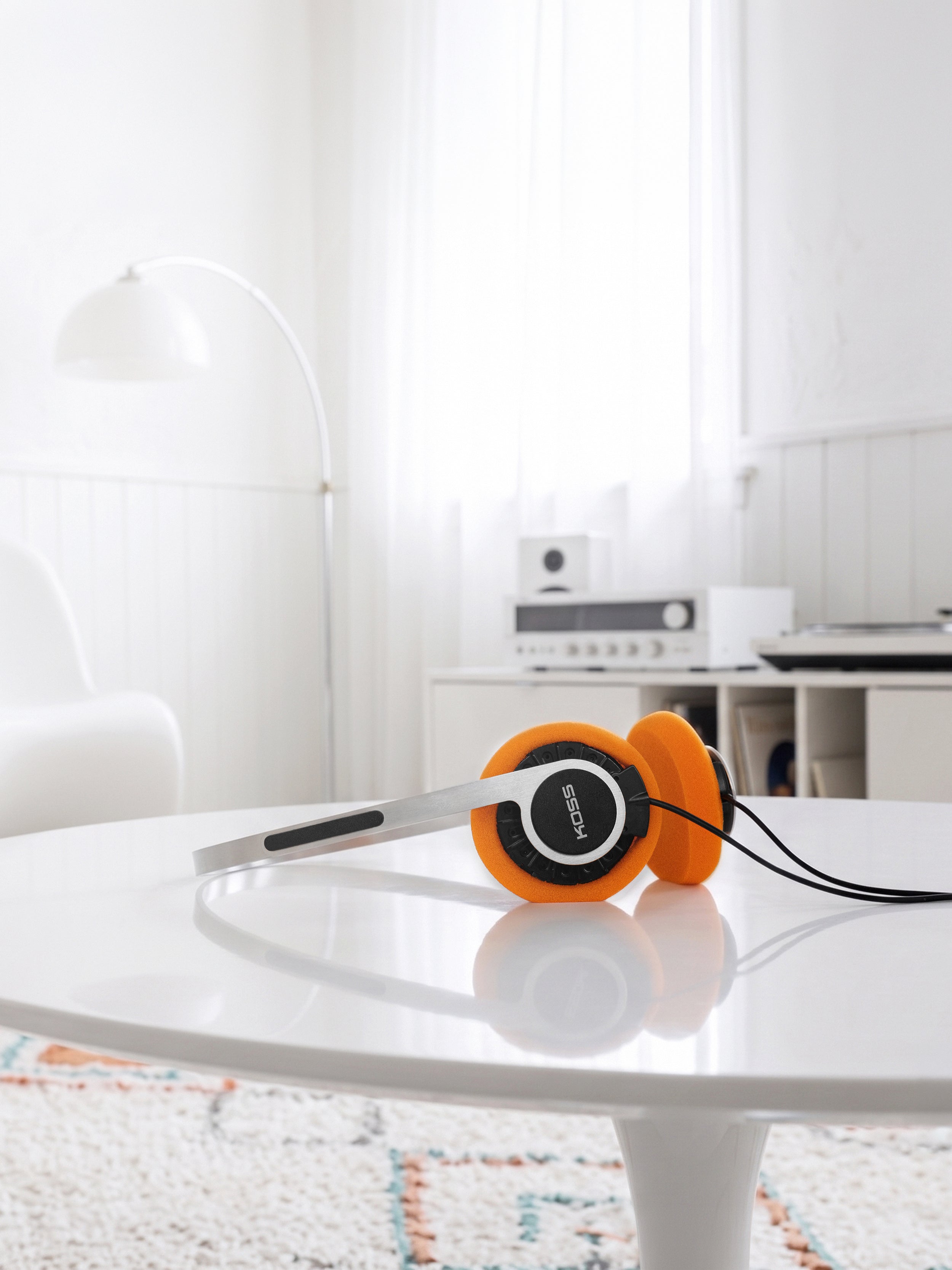 koss-kph40-retro-on-ear-headphones image 2