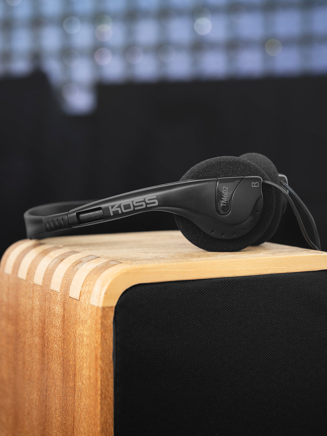 koss-tm602-retro-on-ear-headphone-with-microphone image 2