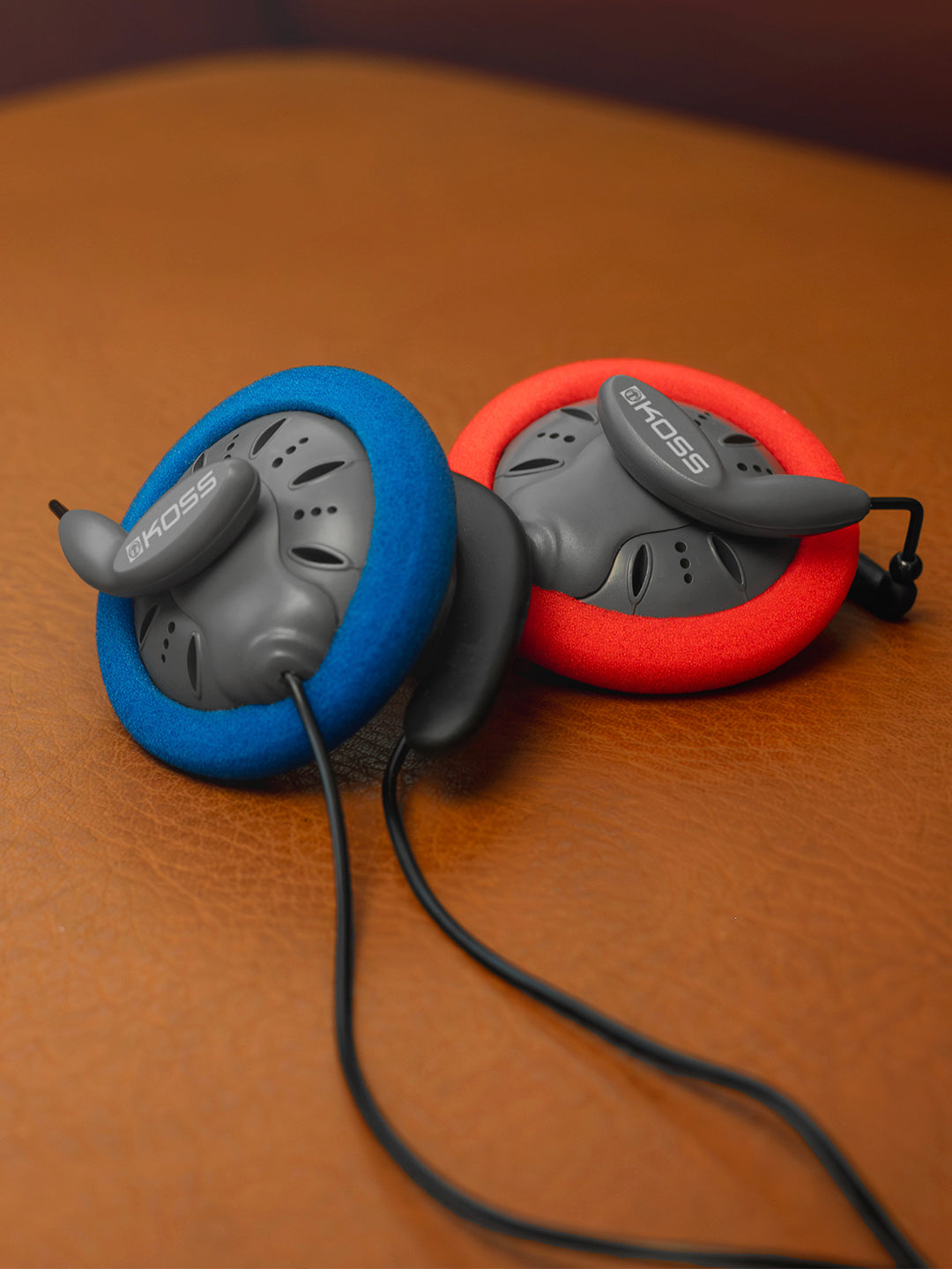koss-ksc75-ear-clip-headphones-stealth-grey-open-air-high-fidelity-sound image 2