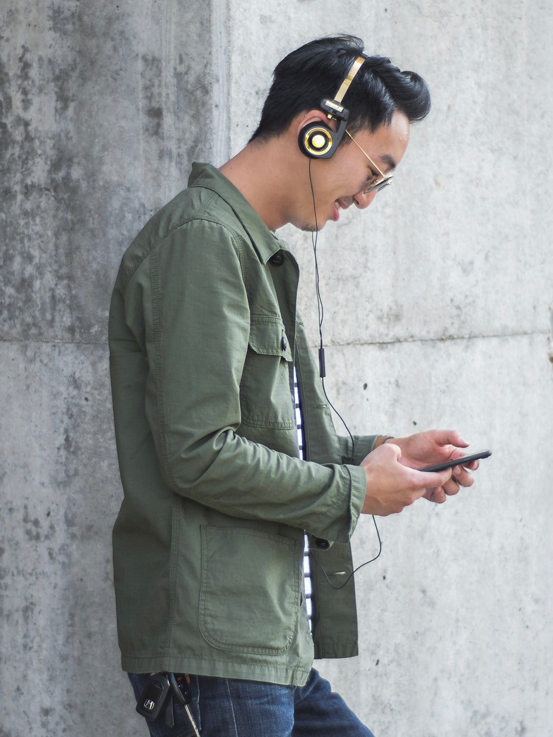 koss-porta-pro-limited-edition-black-gold-headphones-with-inline-mic-and-hard-ca image 7