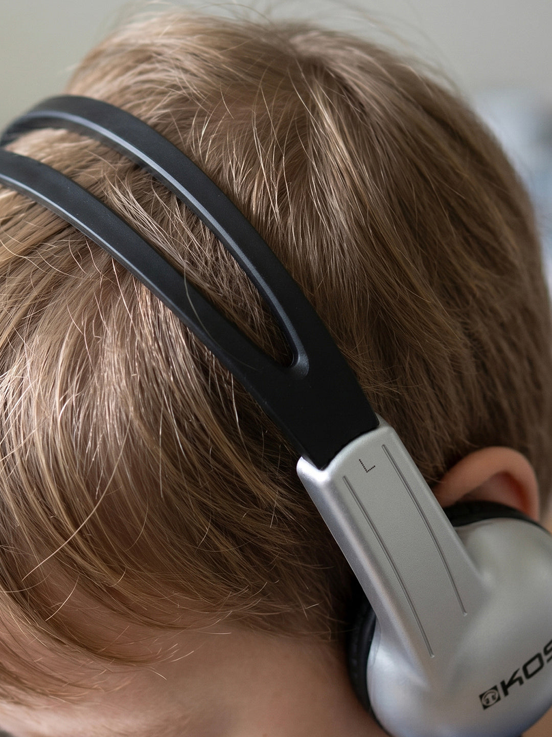 koss-ur10-educational-on-ear-headphones-with-adjustable-headband image 7
